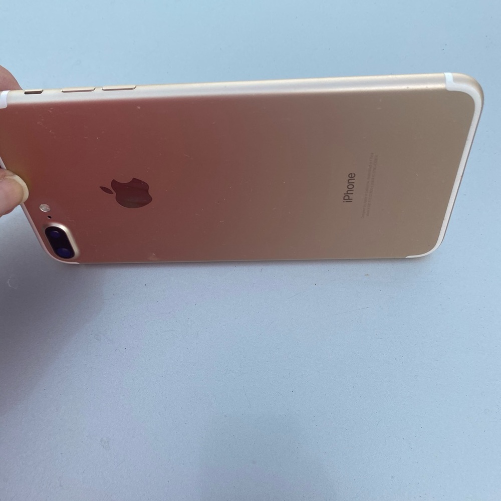 iPhone 7 Plus - Picture 3 of 7